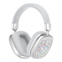 镜前试戴：女生耳机造型瞬间升级