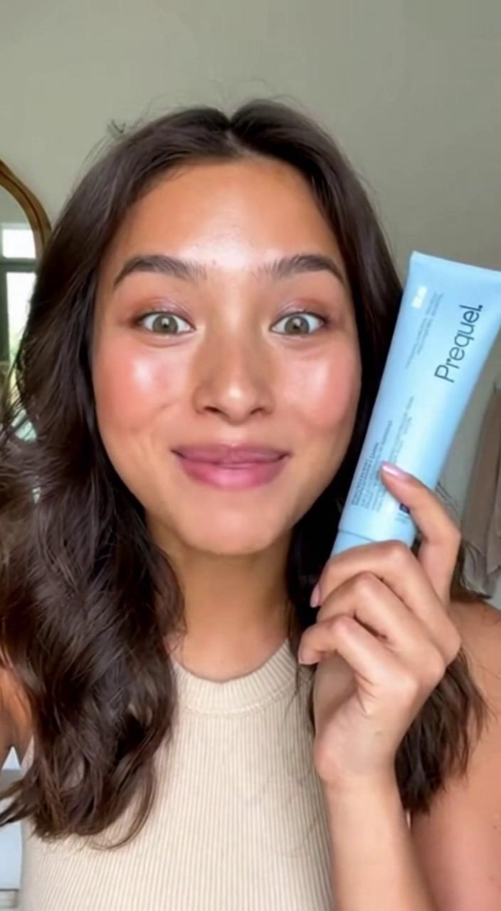 15秒发现新保湿面霜的护肤演示